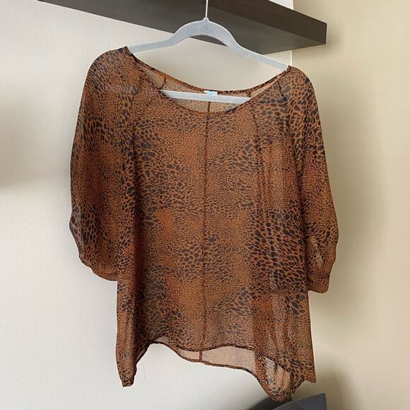 Francesca’s Brown Animal Print Silky Top Size Large - Picture 1 of 6
